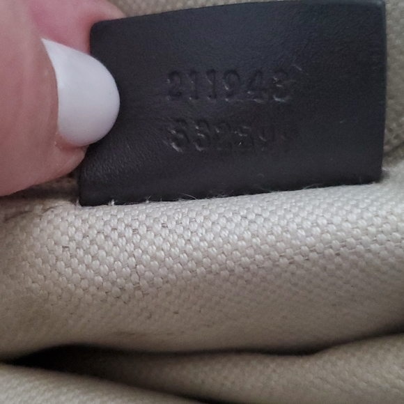 Gucci LG Sukey Bag, with Dust Cover in Original GG Canvas - Picture 9 of 9